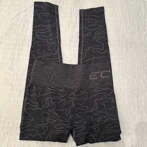 ECHT leggings scrunch butt.